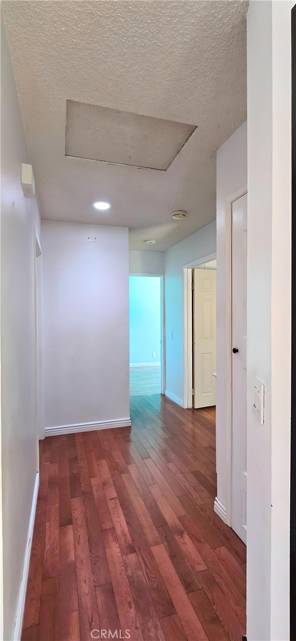https://media.crmls.org/medias/00d11c82-c7a3-4519-ab71-53e037ce4d20.jpg?preset=X-Large