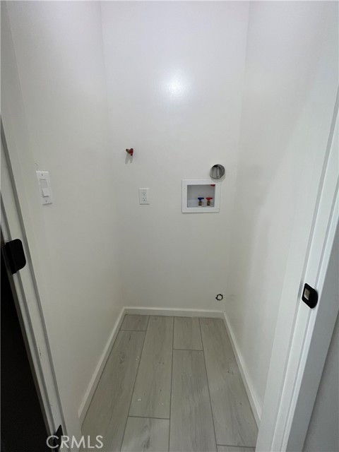 Detail Gallery Image 9 of 10 For 7932 Amestoy Ave, Van Nuys,  CA 91406 - 2 Beds | 1 Baths