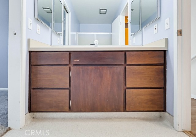 Image 27 of 75 For 5812 Graywood