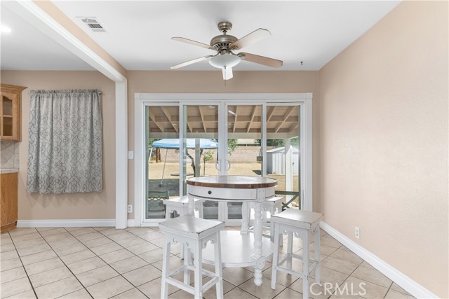 17392 Paine Street, Fontana CA: https://media.crmls.org/medias/00d37847-0d57-42e0-a3ef-cd610e7c552a.jpg