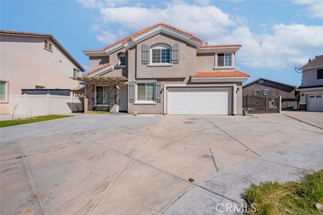 Detail Gallery Image 1 of 36 For 6349 Catania Ct, Palmdale,  CA 93552 - 6 Beds | 2/1 Baths