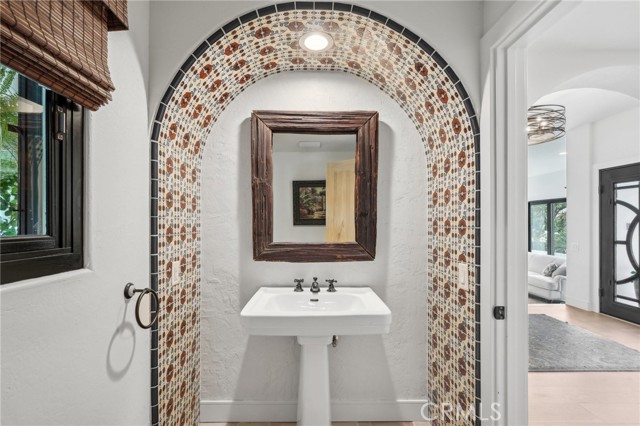 2718 Via Victoria, Palos Verdes Estates CA: https://media.crmls.org/medias/00d5fd89-f390-459b-ae60-1814f7aabe26.jpg