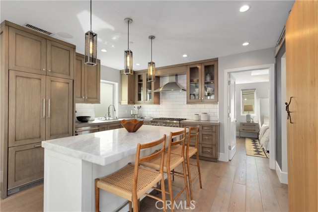 603 1/2 Marguerite Avenue, Corona del Mar CA: https://media.crmls.org/medias/00d61c08-030b-421f-a6fb-be0220b7b108.jpg