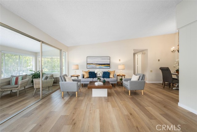 1930 St John Road, Seal Beach CA: https://media.crmls.org/medias/00d6a5ad-3db0-42a8-87c0-171f4d79fb4d.jpg