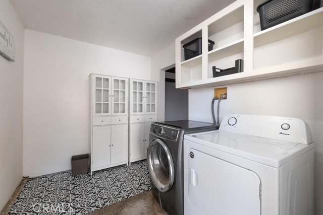 4356 Gardena Drive, Riverside CA: https://media.crmls.org/medias/00d712ed-6229-427c-8d5e-571aa4c8fcaf.jpg
