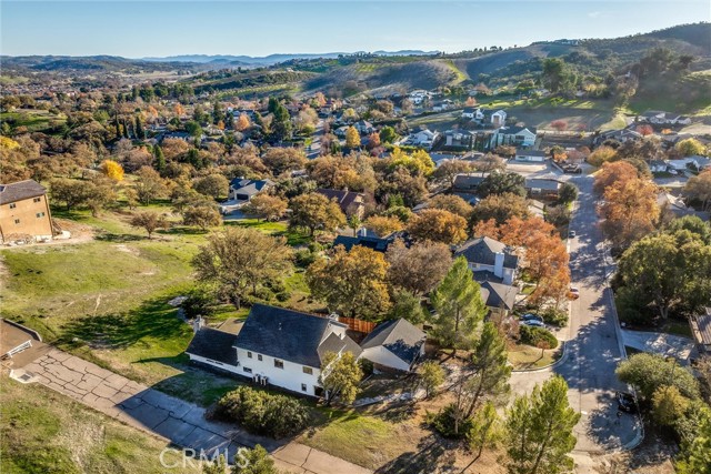 Detail Gallery Image 5 of 37 For 806 Grove St, Paso Robles,  CA 93446 - 4 Beds | 3 Baths