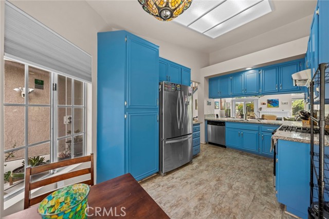 Detail Gallery Image 6 of 42 For 30632 Shoreline Dr, Menifee,  CA 92584 - 4 Beds | 2/1 Baths