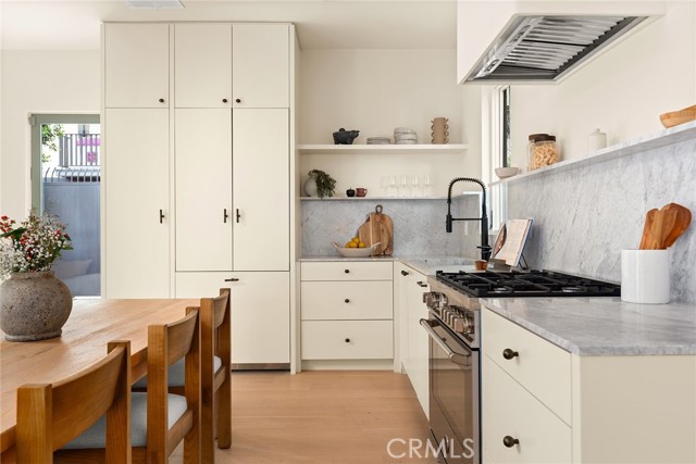 Detail Gallery Image 18 of 40 For 4935 Agnes Ave, Valley Village,  CA 91607 - 5 Beds | 3 Baths