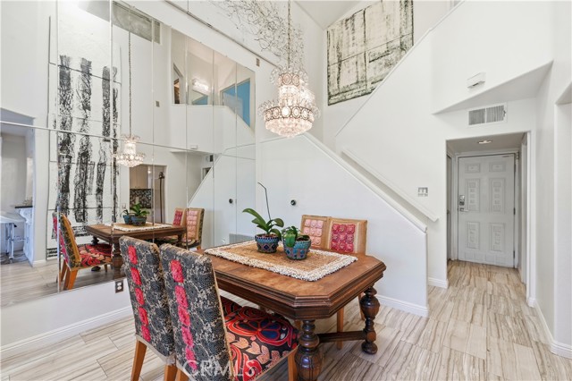 Detail Gallery Image 22 of 55 For 22350 Heritage Pass, Chatsworth,  CA 91311 - 2 Beds | 2/1 Baths