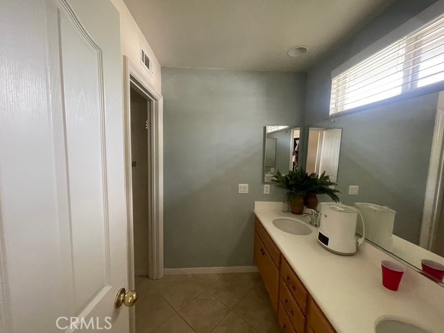 Detail Gallery Image 12 of 26 For 42206 Kimberly, Murrieta,  CA 92562 - 6 Beds | 4 Baths