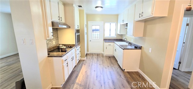 8730 N 6th, Downey CA: https://media.crmls.org/medias/00d98105-df0d-4a2f-bdaa-01539c84f469.jpg