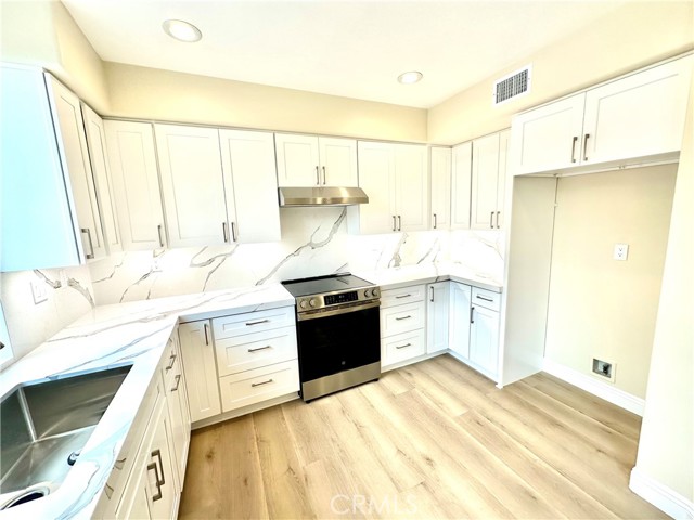 505 Marinella Aisle, Irvine CA: https://media.crmls.org/medias/00d9f677-a885-4b6f-ae3f-81362d45d0fc.jpg