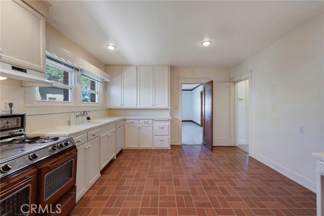 Detail Gallery Image 20 of 73 For 144 Orange Grove Avenue, Placentia,  CA 92870 - 4 Beds | 3/1 Baths