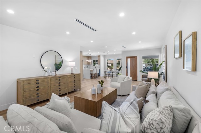 Detail Gallery Image 10 of 69 For 1504 N California, Burbank,  CA 91505 - – Beds | – Baths