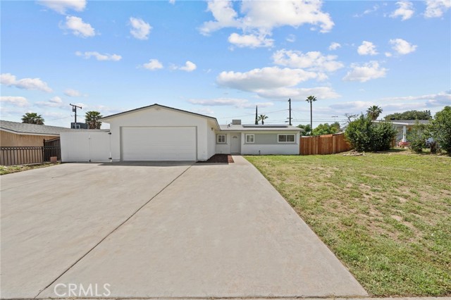 Detail Gallery Image 1 of 31 For 1442 Blythe Ave, Highland,  CA 92346 - 3 Beds | 1/1 Baths