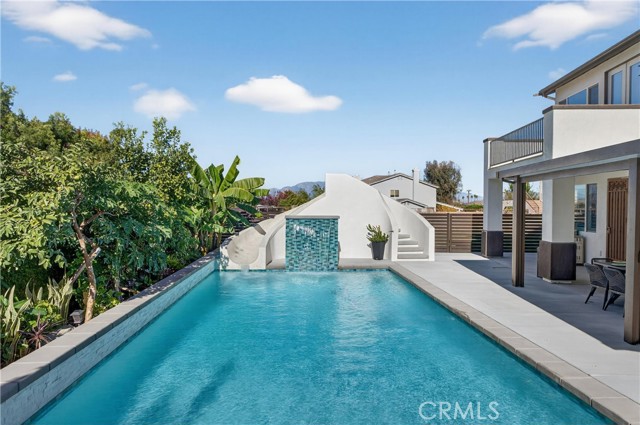 Detail Gallery Image 3 of 44 For 2634 Old Windmill Ct, Riverside,  CA 92503 - 5 Beds | 4/1 Baths