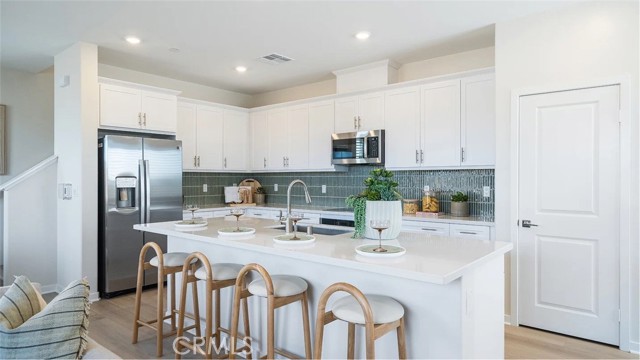 Detail Gallery Image 4 of 22 For 3201 Silo Paseo, Ontario,  CA 91761 - 3 Beds | 2/1 Baths