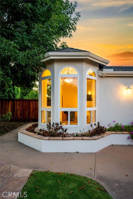 3273 Indiana Ave, Costa Mesa CA: https://media.crmls.org/medias/00dd2001-abc2-4a5c-a2f5-393a8d880be3.jpg