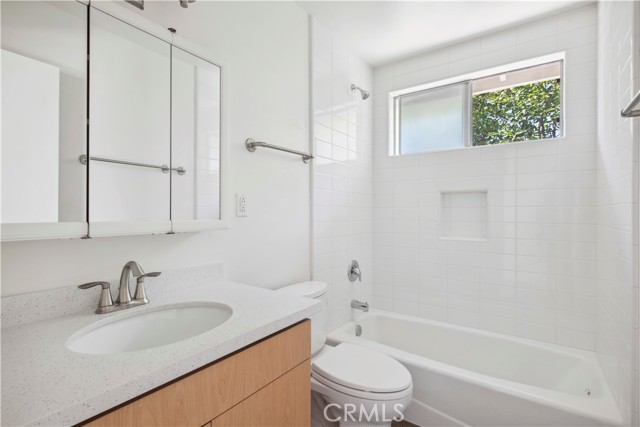 Detail Gallery Image 22 of 23 For 375 Woodland Pl #C,  Costa Mesa,  CA 92627 - 2 Beds | 1 Baths