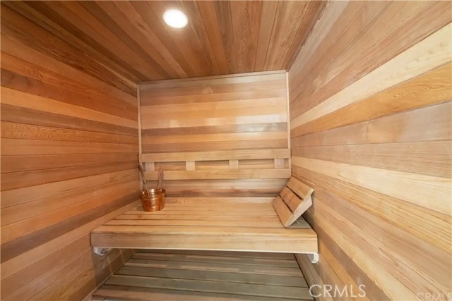 Detail Gallery Image 49 of 67 For 5230 Quakertown Ave, Woodland Hills,  CA 91364 - 5 Beds | 5 Baths