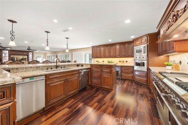 Detail Gallery Image 12 of 67 For 5571 Clover Hill, Yorba Linda,  CA 92886 - 6 Beds | 6/2 Baths