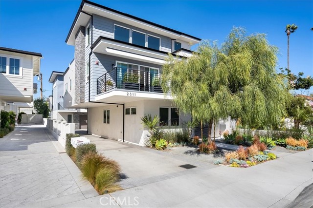 2311 Voorhees Avenue, Redondo Beach, California 90278, 3 Bedrooms Bedrooms, ,3 BathroomsBathrooms,Residential,Sold,Voorhees,SB22053770