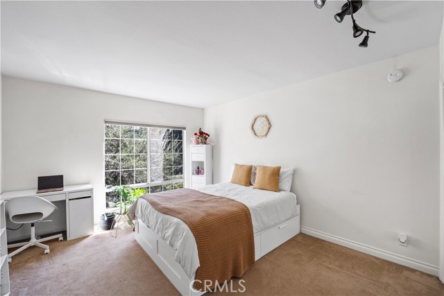 Detail Gallery Image 11 of 17 For 4647 Willis Ave #217,  Sherman Oaks,  CA 91403 - 3 Beds | 2 Baths