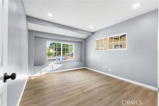 Detail Gallery Image 5 of 22 For 5651 Radford, Valley Village,  CA 91607 - 3 Beds | 2 Baths