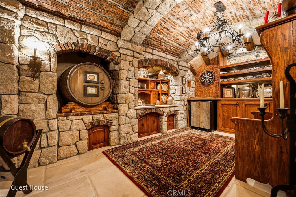 https://media.crmls.org/medias/00df9fd9-23c8-4f7d-911c-bbc70556082f.jpg?preset=X-Large
