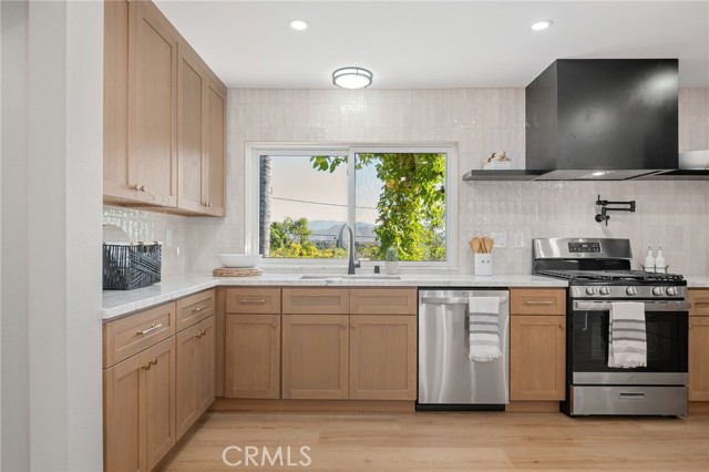 Detail Gallery Image 12 of 33 For 308 Calle Converse, Camarillo,  CA 93010 - 4 Beds | 3 Baths