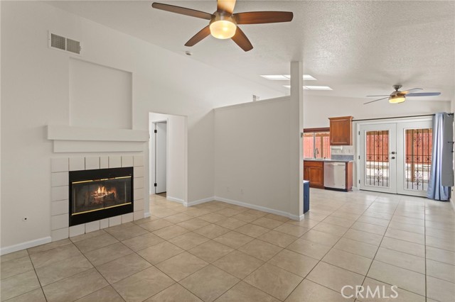 Detail Gallery Image 5 of 26 For 13628 Monterey, Victorville,  CA 92392 - 2 Beds | 2 Baths