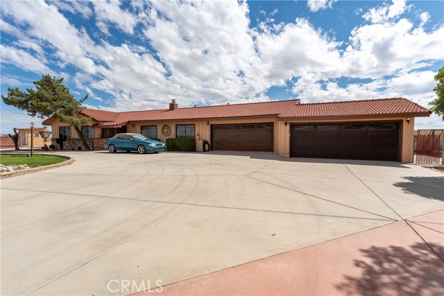 8212 E Avenue H, Lancaster CA: https://media.crmls.org/medias/00e0299d-0068-40ce-a6d4-5a834bb0869b.jpg