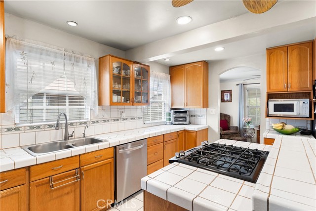 Detail Gallery Image 10 of 40 For 9488 Foster Rd., Bellflower,  CA 90706 - 3 Beds | 2 Baths