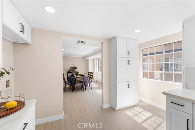 Detail Gallery Image 10 of 36 For 150 Diamond St #B,  Arcadia,  CA 91006 - 4 Beds | 2/1 Baths
