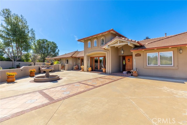 43991 John Warner Road, Temecula CA: https://media.crmls.org/medias/00e118a4-a315-418c-a0e6-12b98689e414.jpg