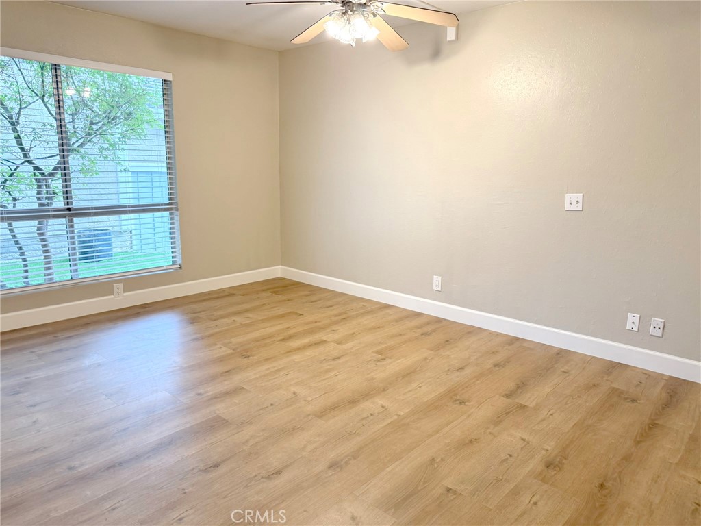 MLS #OC25246722 image #24