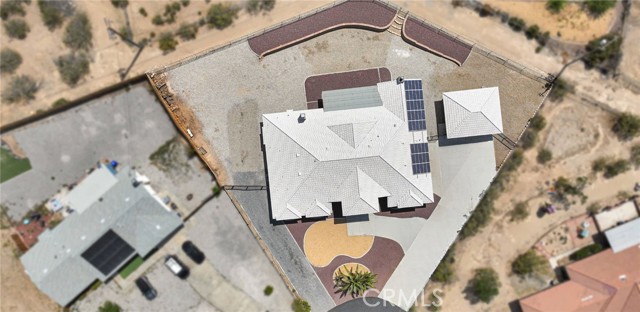 19410 Allegheny Court, Apple Valley CA: https://media.crmls.org/medias/00e21b69-fcaf-42b5-91ef-74898cd10354.jpg