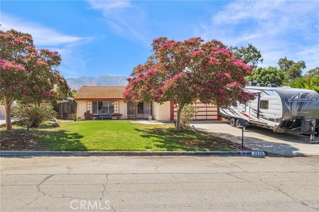 2530 Monterey Peninsula Dr, Corona, CA 92882