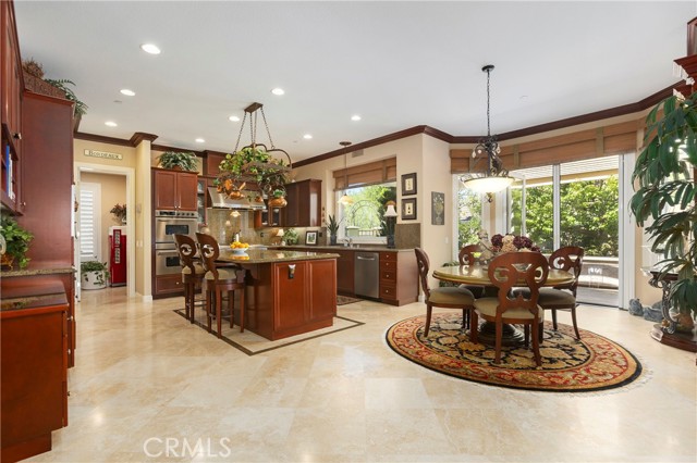 Detail Gallery Image 6 of 66 For 4 Bordeaux, Coto de Caza,  CA 92679 - 5 Beds | 5/1 Baths