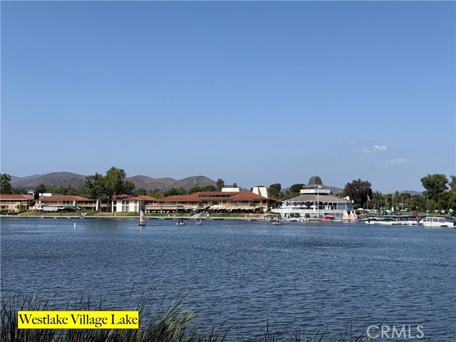 1 Skyline Drive, Thousand Oaks CA: https://media.crmls.org/medias/00e2e083-8192-4775-bb38-34a50dd46fc9.jpg