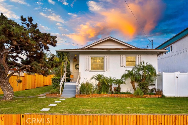 1900 Gates Avenue, Redondo Beach, California 90278, 3 Bedrooms Bedrooms, ,1 BathroomBathrooms,Residential,Sold,Gates,AR22001172