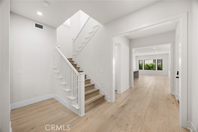 Detail Gallery Image 5 of 60 For 237 Pinnacle, Irvine,  CA 92602 - 4 Beds | 4/1 Baths