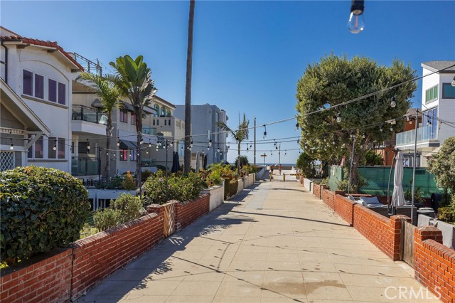 Detail Gallery Image 8 of 40 For 32 8th St, Hermosa Beach,  CA 90254 - 3 Beds | 3/1 Baths