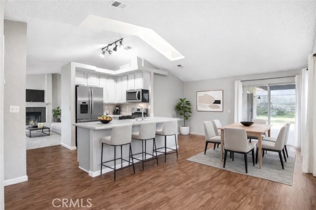 Detail Gallery Image 5 of 19 For 39233 Rising Hill, Temecula,  CA 92591 - 3 Beds | 2 Baths