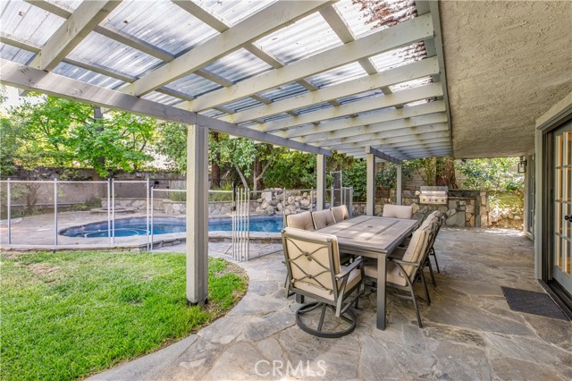 6032 County Oak Road, Woodland Hills CA: https://media.crmls.org/medias/00e65b92-e134-407a-ab42-050fab72372a.jpg