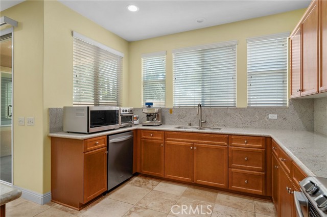 Detail Gallery Image 15 of 45 For 7271 Enclave Dr, Corona,  CA 92880 - 3 Beds | 2/1 Baths