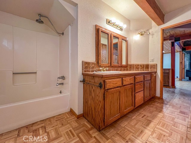 2208 Bernina, Pine Mountain Club CA: https://media.crmls.org/medias/00e66241-ddf4-422e-a8d7-1ffe17cfbc89.jpg