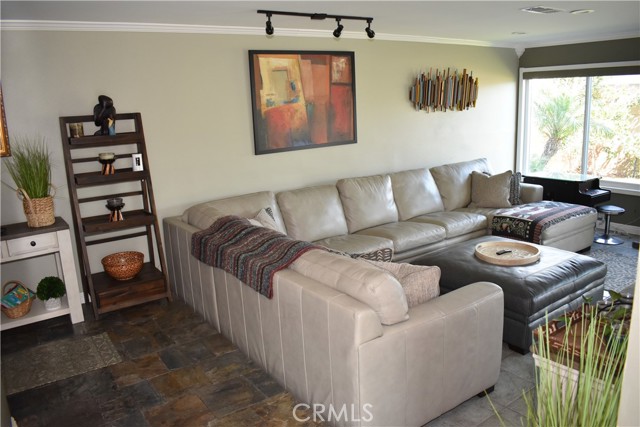 Detail Gallery Image 7 of 29 For 956 E Gladwick St, Carson,  CA 90746 - 4 Beds | 3 Baths