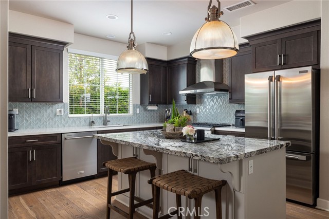 Detail Gallery Image 9 of 32 For 135 Walnut St, Costa Mesa,  CA 92627 - 4 Beds | 3 Baths