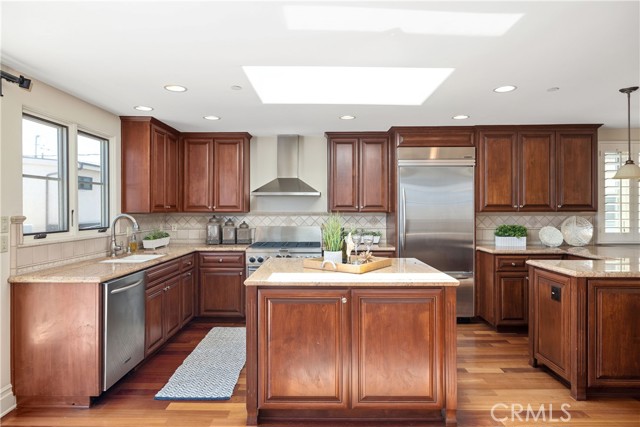 429 21st Place, Manhattan Beach, California 90266, 3 Bedrooms Bedrooms, ,3 BathroomsBathrooms,Residential,Sold,21st,SB22099322